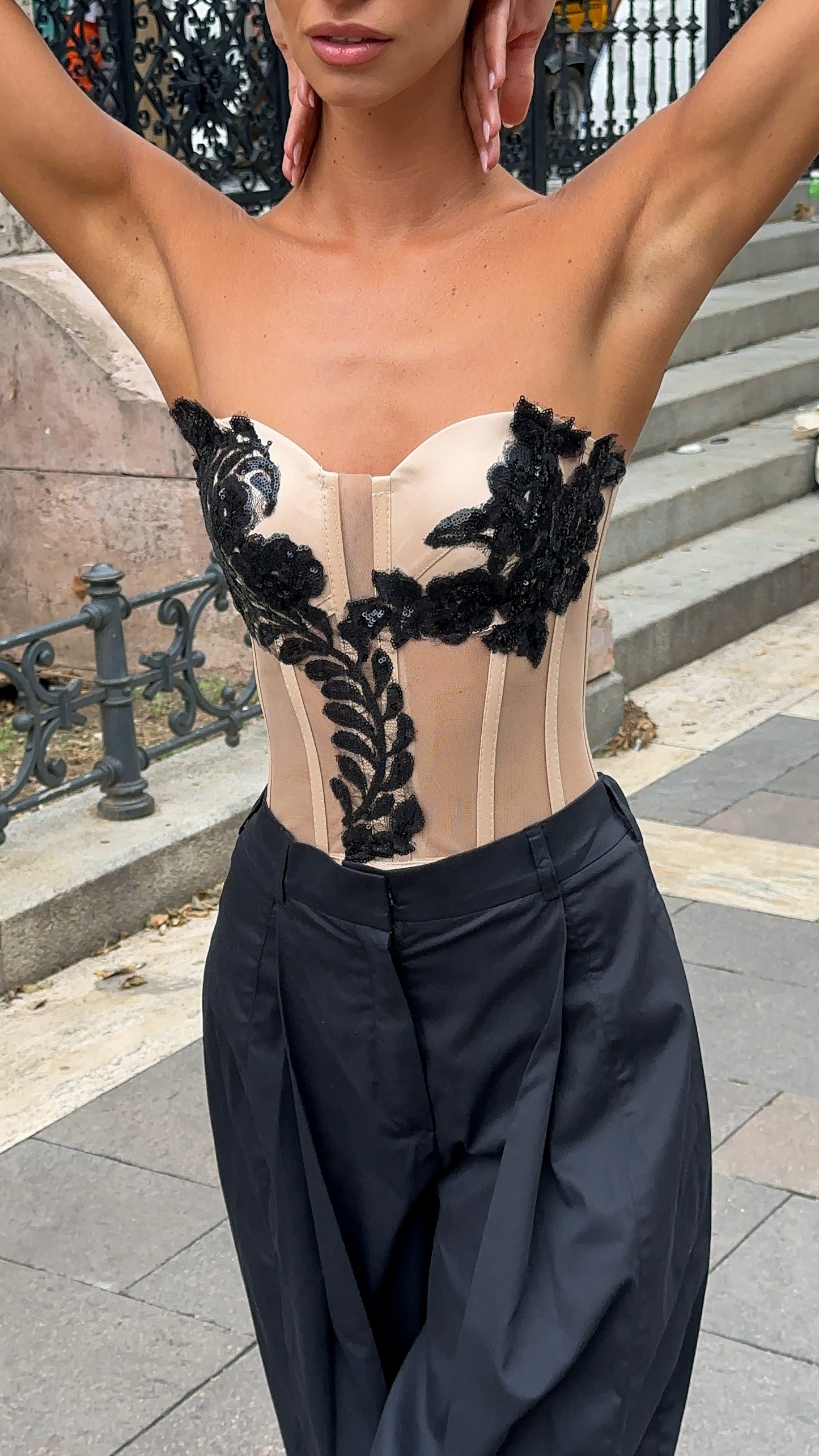 mooncut pants
