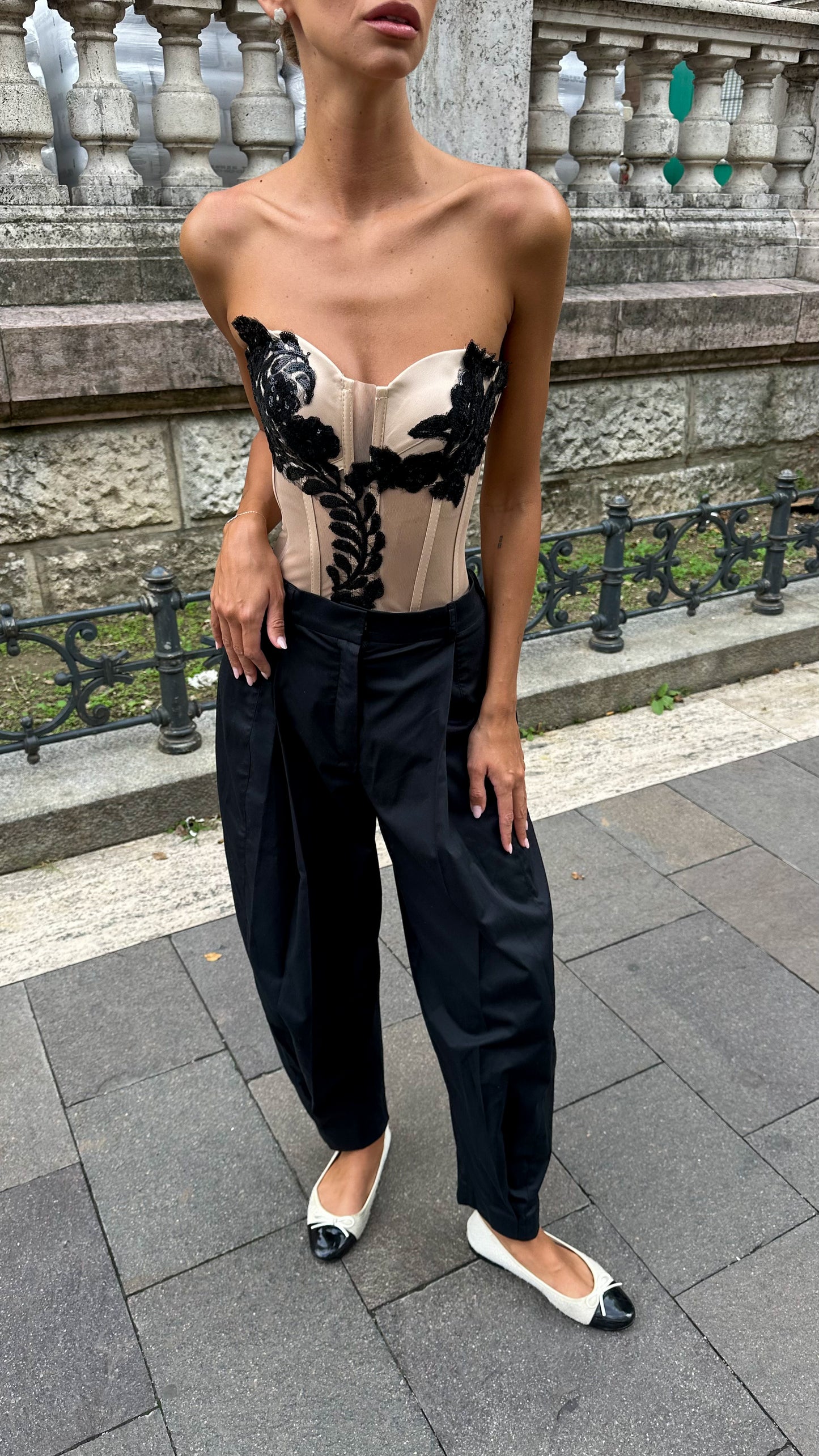mooncut pants